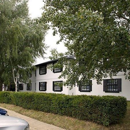 Premier Inn Cobham Cobham  Esterno foto