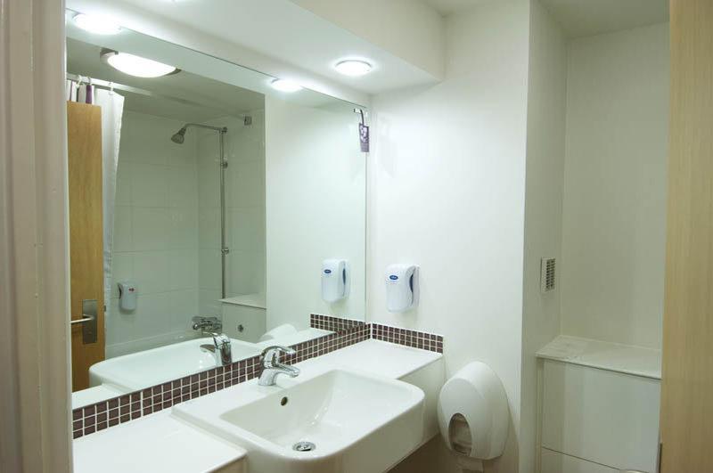 Premier Inn Cobham Cobham  Esterno foto