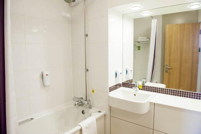 Premier Inn Cobham Cobham  Esterno foto