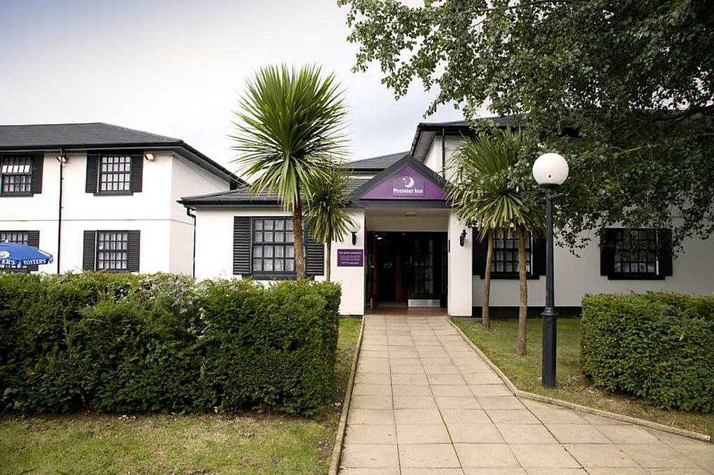 Premier Inn Cobham Cobham  Esterno foto